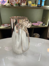 Carregar imagem no visualizador da galeria, Jarra de Servir Orfevrerie Royale em Prata
