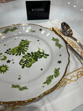Carregar imagem no visualizador da galeria, Prato Raso Floral Verde
