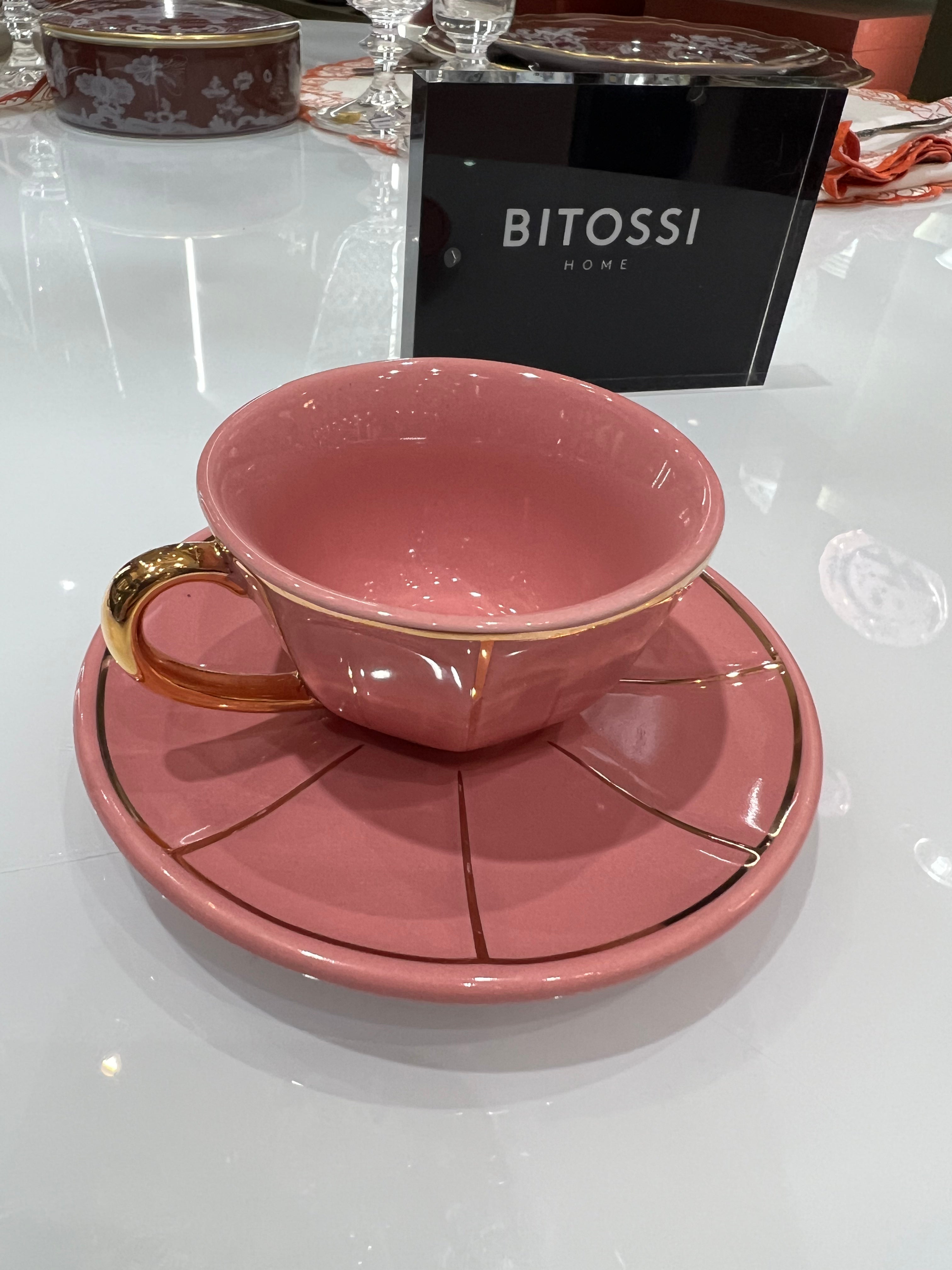 Xícara de Café Rosa Vintage