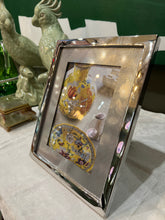 Carregar imagem no visualizador da galeria, Porta-Retrato Arlequi Orfevrerie Royale em Prata | Luxo Clássico
