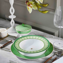 Carregar imagem no visualizador da galeria, Prato Fundo Swarovski Verde
